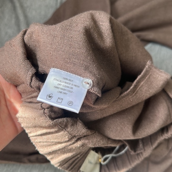 💥LAST CHANCE💥 NWT Laude the Label Hepburn Pleated Trouser Pant - Morel Silk Noil - Picture 16 of 17